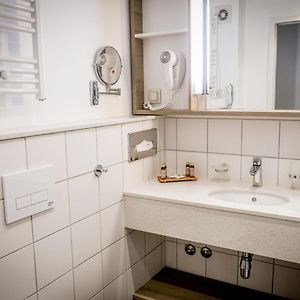 Pokój z dwoma pojedynczymi łóżkami